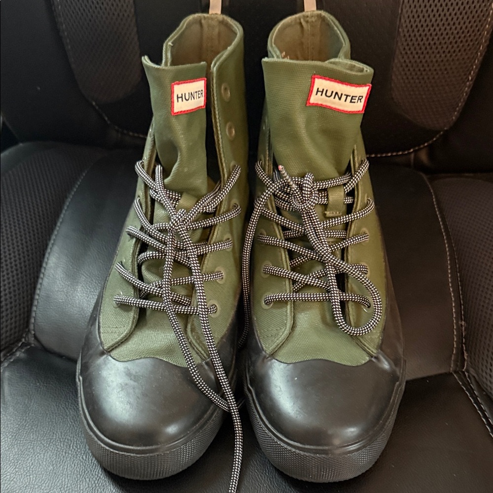 Hunter x Target 2018 Collection Men’s 91/2 Women 11 1/2 Green and Black  Boots